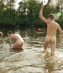 boys playing with water 5bf8f21b54e94.jpg