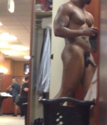 caught in the locker room 5bf8f272e6a14.jpg