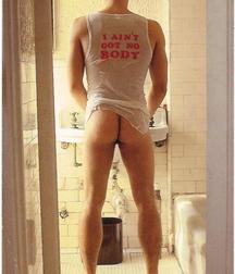 round, young and beautiful 5bf8f314a4f24.jpg