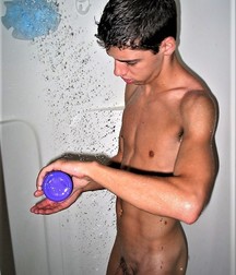 caught in the shower 5bfc31edc8971.jpg