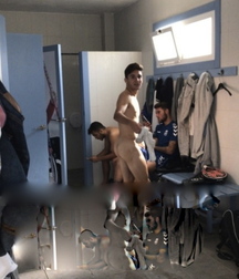 caught in the locker room 5bfd72d8274f8.jpg