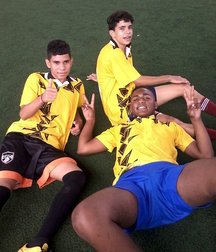 young soccer players 5c000e847726b.jpg