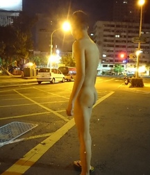 walking naked 5c03f71f8b204.jpg