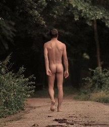 walking naked 5c03f720ee7d8.jpg