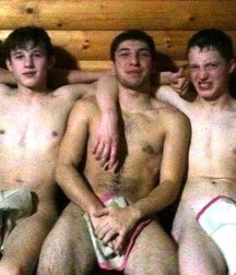 the boys' sauna 5c06af1cb4159.jpg