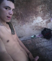 beautiful and naked 5c0832e80552a.jpg