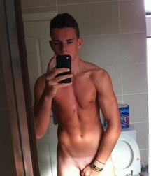 selfies without scandal 5c083385e3ed7.jpg
