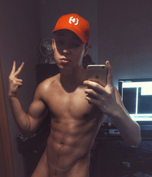 selfies without scandal 5c083387285ae.jpg