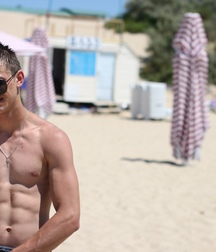 the chest is gorgeous 5c0bd707203f7.jpg