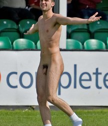 exhibitionists at the stadium 5c0bd72dbb159.jpg
