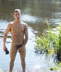 light male nudity 5c0e964e4c112.jpg