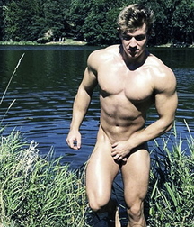 light male nudity 5c0e966c03ea6.jpg