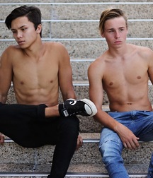 two beautiful friends 5c1169b0e0cbd.jpg