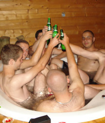 funny bathtub 5c12b93879e7f.jpg