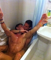 funny bathtub 5c12b948a0ef6.jpg