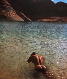 in the enchanted lake 5c16000b7242d.jpg