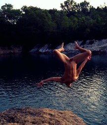 dive naked 5c160052ef56a.jpg