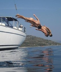 dive naked 5c1600661384d.jpg