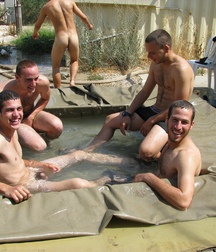 young Russian soldiers  5c19801984c86.jpg