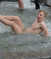 water fun 5c1bbfbea34b0.jpg