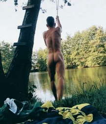 the boys seen from behind 5c2ccf4ddbe7f.jpg