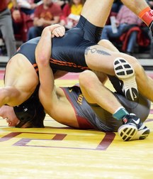young wrestlers 5c34e66011ee4.jpg