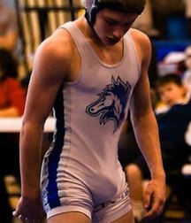 young wrestlers 5c34e67a19fdb.jpg