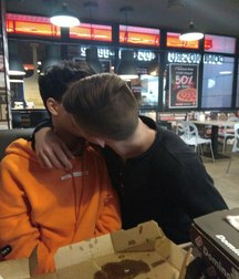 the kiss 5c38bdfbd4e46.jpg