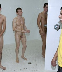 the straight shower with friends 5c38bf99df970.jpg