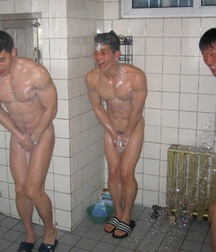 the straight shower with friends 5c38bf9db8ecc.jpg