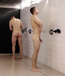 the straight shower with friends 5c38bfb627bdc.jpg