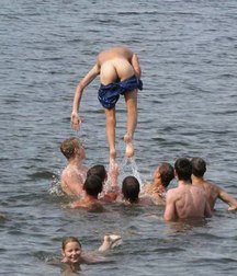 the fun ass of the friend 5c3df97109cfb.jpg