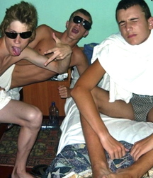 funny straight guys 5c400cc26c984.jpg