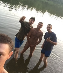 funny straight guys 5c400cda5d154.jpg