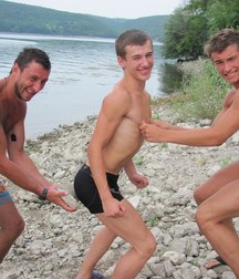 funny straight guys 5c400cdc0b2d8.jpg