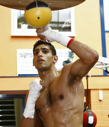 young boxing lovers 5c474a86b60d9.jpg