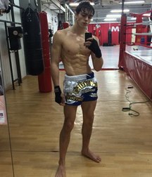 young boxing lovers 5c474a929da5c.jpg