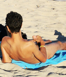 lie down to sunbathe 5c474b4449046.jpg