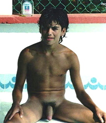 naked boys  5c4e3b2d2cccc.jpg