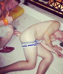 my friend sleeps 5c5c5ce572e1f.jpg