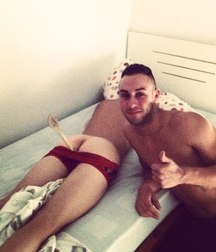 my friend sleeps 5c5c5ce6a585d.jpg