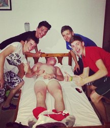 my friend sleeps 5c5c5cf435031.jpg