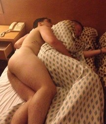 sleep with a friend 5c5e84e849104.jpg