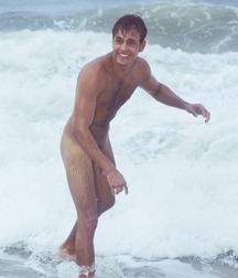 at the beach 5c604b2186e76.jpg
