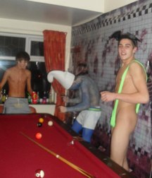 funny straight guys 5c6a6d307ad87.jpg