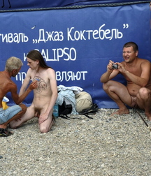 they prefer to be naked 5c6c2f5199bfc.jpg