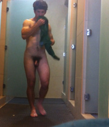 photos stolen in the locker room 5c6db69a726e6.jpg