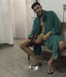 photos stolen in the locker room 5c6db69eb4705.jpeg