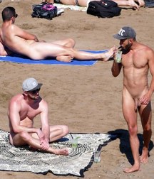 lovers of nudism 5c6f14e0df210.jpg