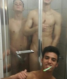 funny and naked 5c6f1633339c6.jpg